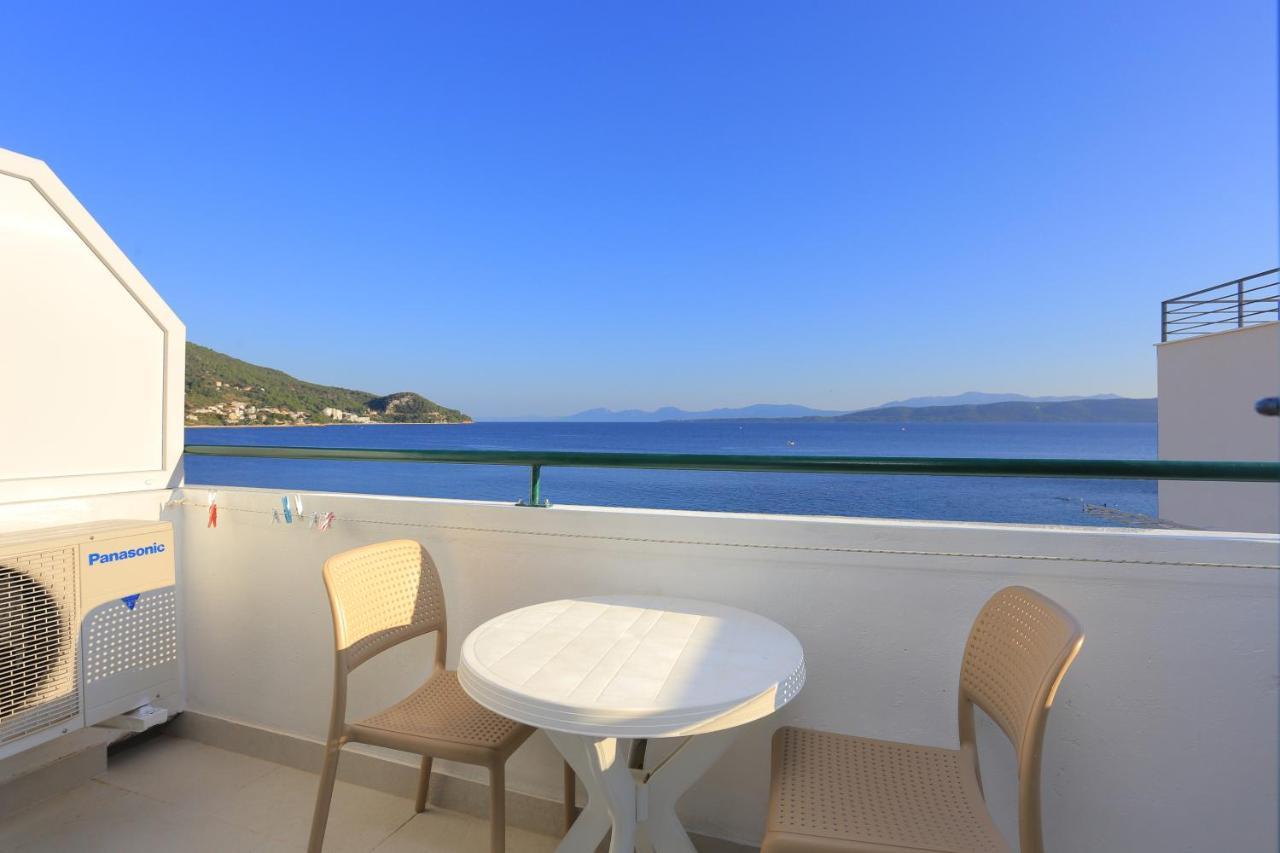 Apartments By The Sea Igrane, Makarska - 6653 ภายนอก รูปภาพ